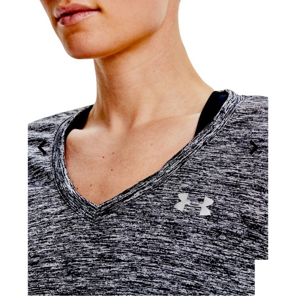 UNDER ARMOUR • Women's UA Tech™ Twist V-Neck Short Sleeve Top Shirt - Picture 4 of 8